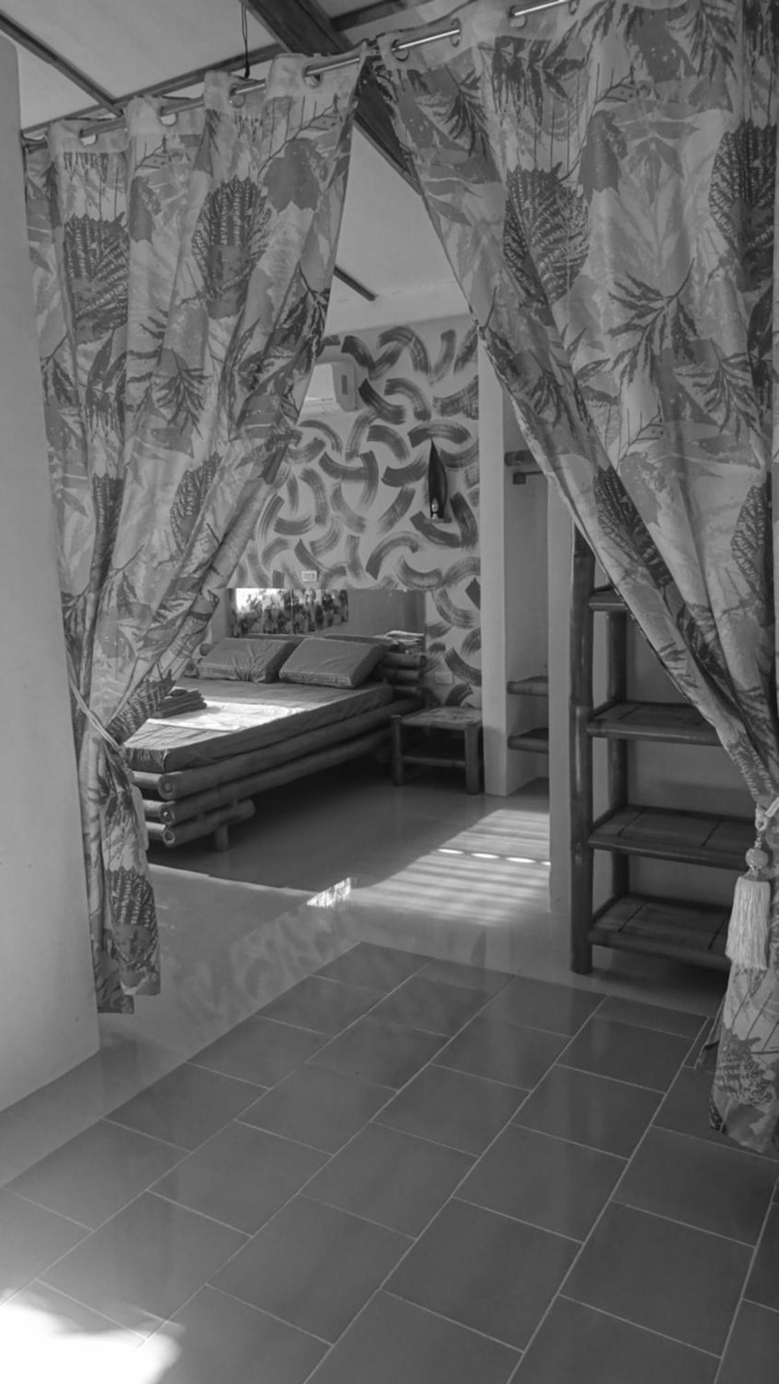 Acacia'S Cottages With Starlink Wifi Mambajao Bagian luar foto