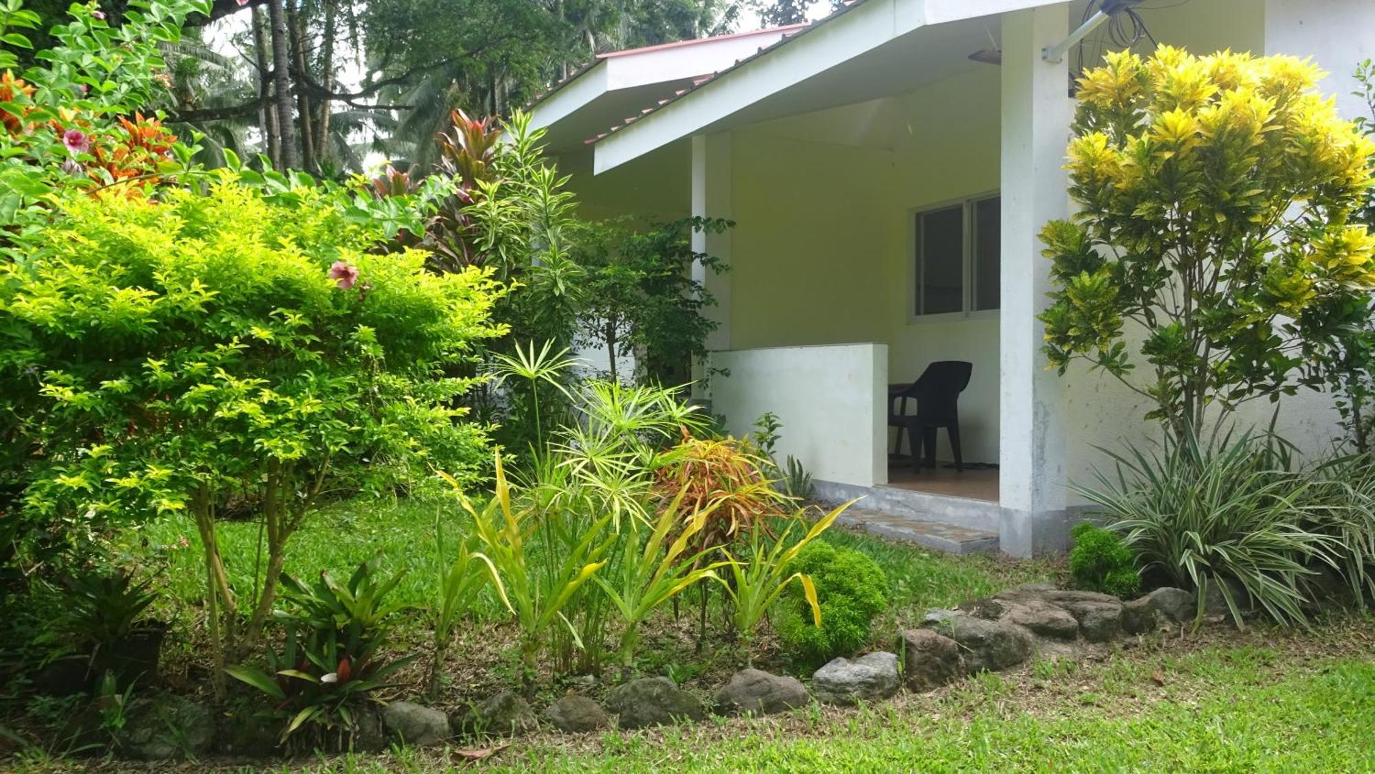 Acacia'S Cottages With Starlink Wifi Mambajao Bagian luar foto